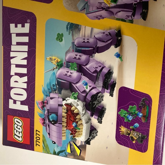 LEGO - Fortnite Klombo Kids Toy Building Set 77077, 1084 Pieces Sealed New Peely - Picture 9 of 13